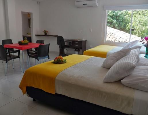 Quarto Master Twin Quarto Master Twin